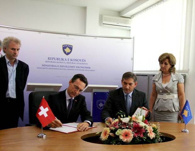 Zvicra ndihmon Kosovën me rreth 8 milionë franga