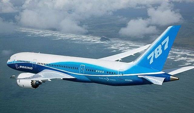Boeing fillon riparimin e baterive në avionët Dreamliner 787
