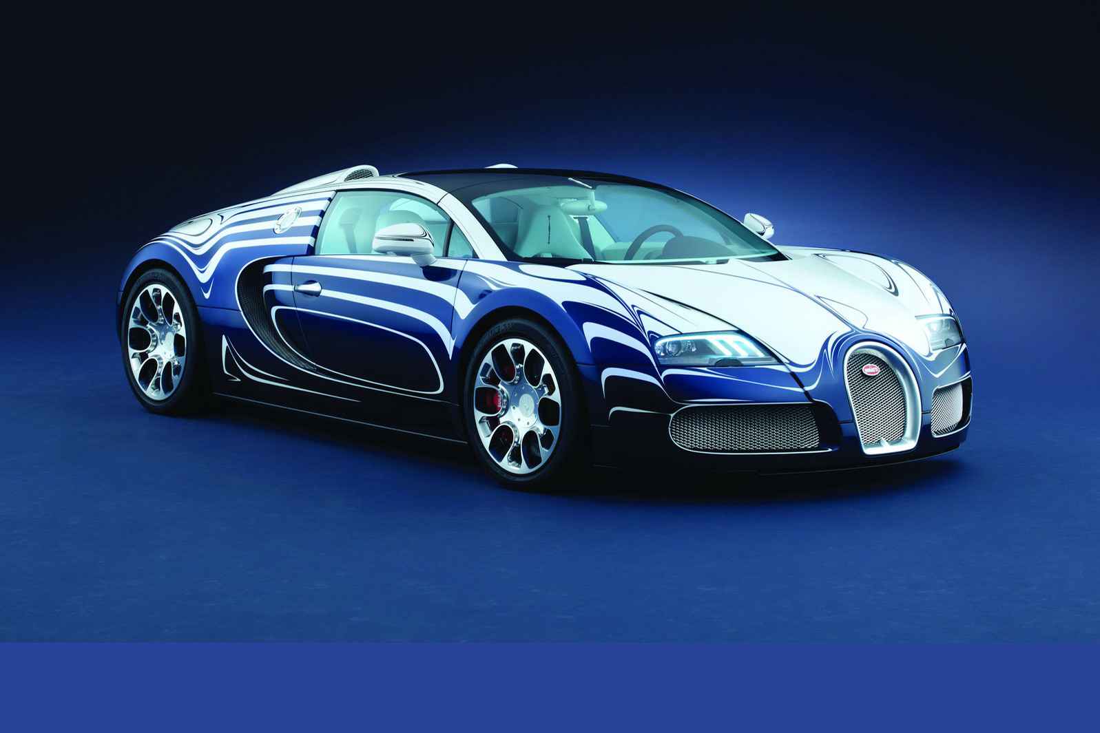 Bugatti prezanton makinën me veshje porcelani 