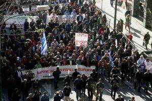 Bujqit grekë protestojnë kundër politikave të qeverisë  