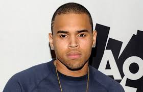Chris Brown po vuan për ish të dashurën