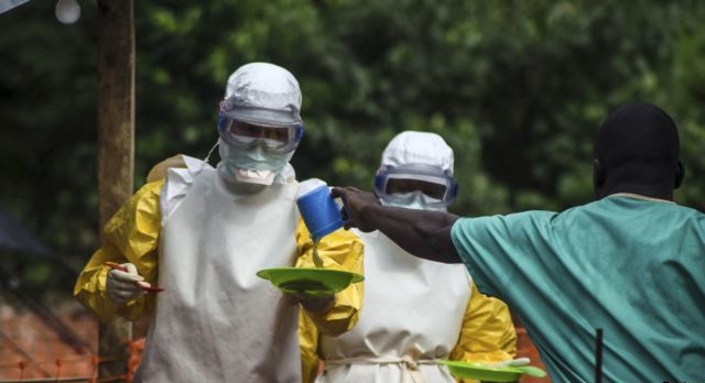 Zyrtarët amerikanë përballen me rrezikun e Ebolës 