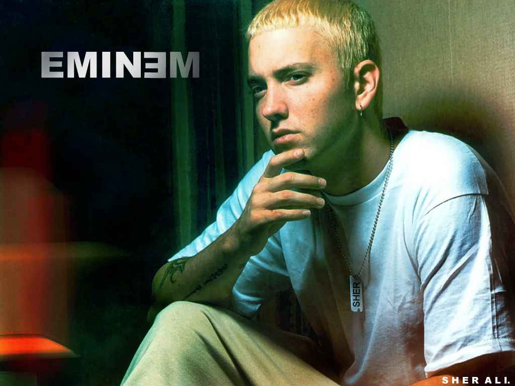 Eminem fiton dy milionë funte në dy koncerte