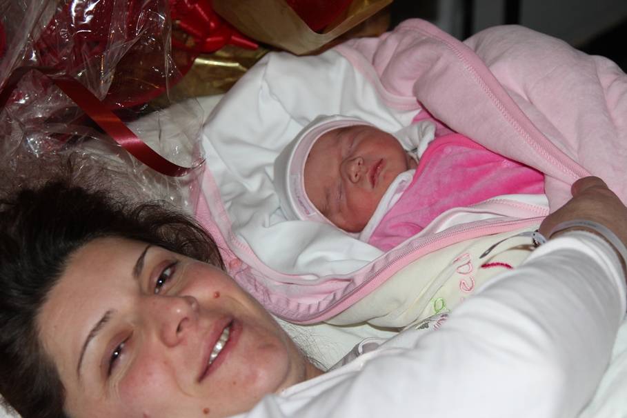 Enea Rama është fëmija i parë i vitit 2012 në Kosovë