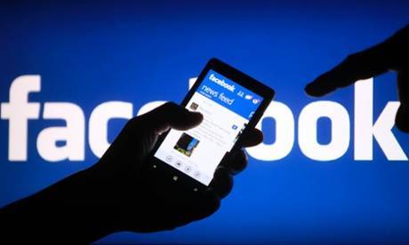 Qeveria afgane nuk e bllokon Facebook-un