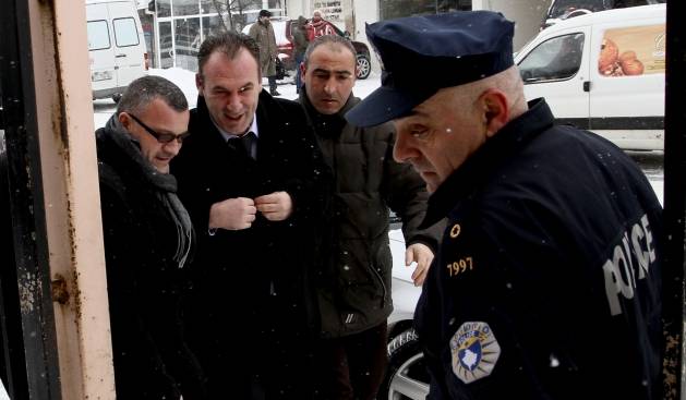 Fatmir Limaj nga paraburgim në arrest shtëpie