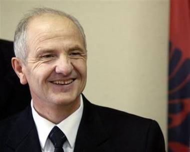 Rifat Berisha nderohet me Urdhrin Hero i Kosovës