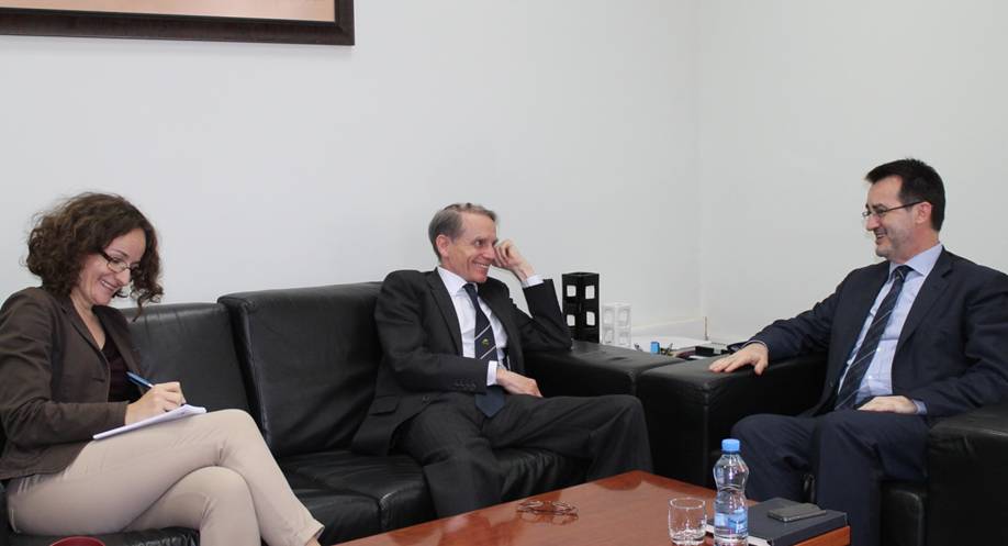 Ministri Agani priti Ambasadorin britanik Ian Cliff