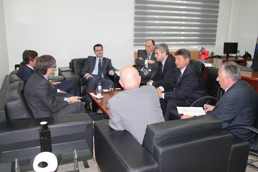 Ministri Agani priti përfaqësuesi te një grupi mjekësor bullgar