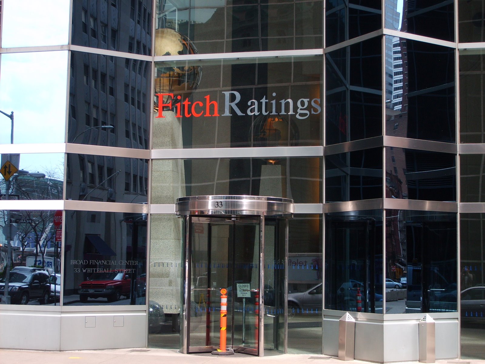 Fitch Ratings e uli me dy shkallë vlerësimin afatgjatë të Spanjës 