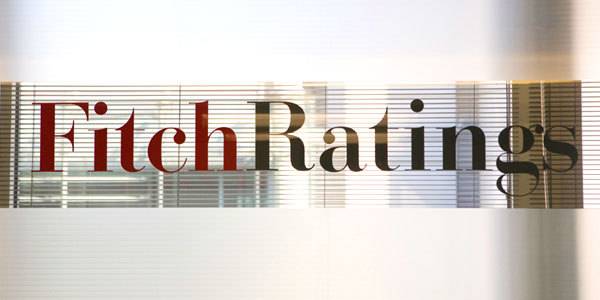 Fitch e uli vlerësimin e Italisë  