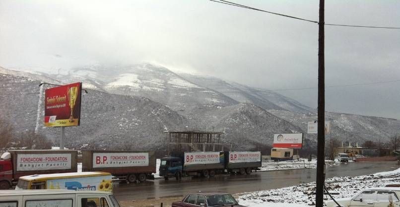 Fondacioni “Behgjet Pacolli” shpërndan ndihma në Shkodër