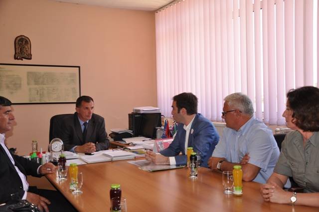  Ministri Stavileci vizitoi komunën e Deçanit
