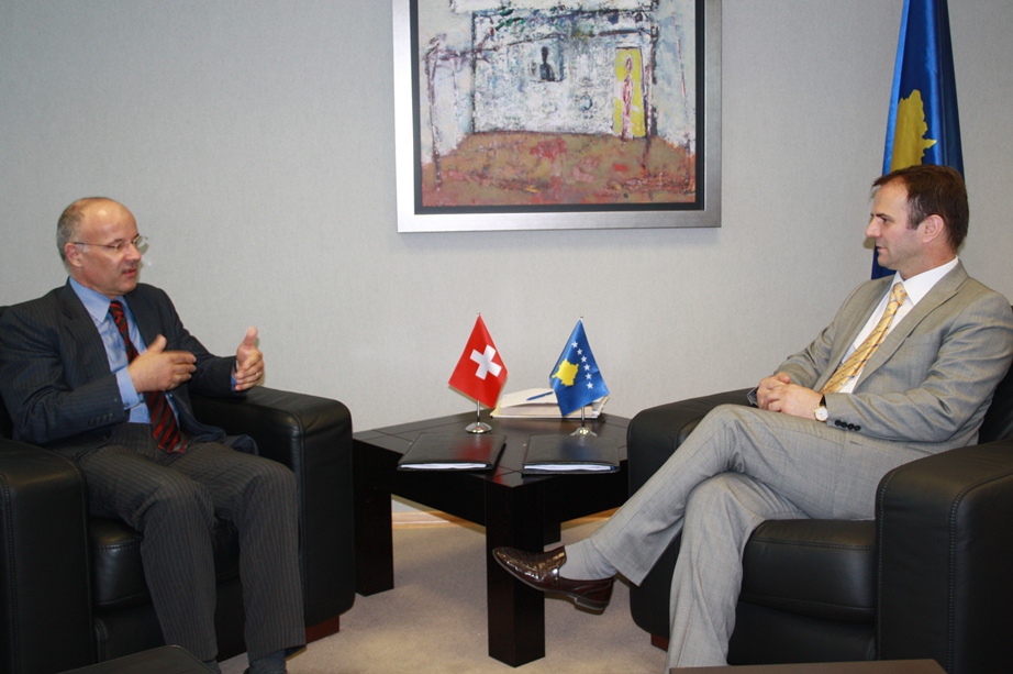 Zvicra vazhdon mbështetjen e sistemit të noterisë në Kosovë