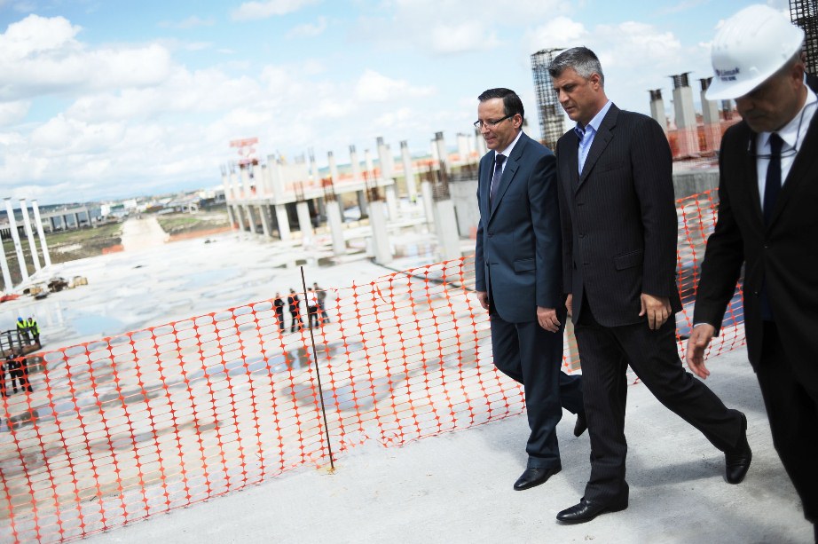 Thaçi: Aeroporti i Prishtinës do të jetë nga më të bukurit në rajon