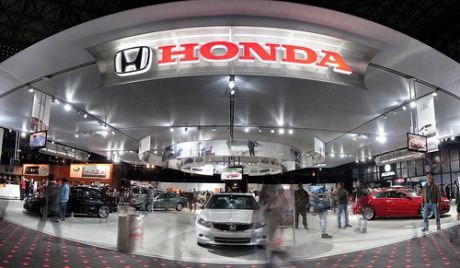 Honda tërheq mbrapsh më shumë se 320.000 makina në gjithë botën