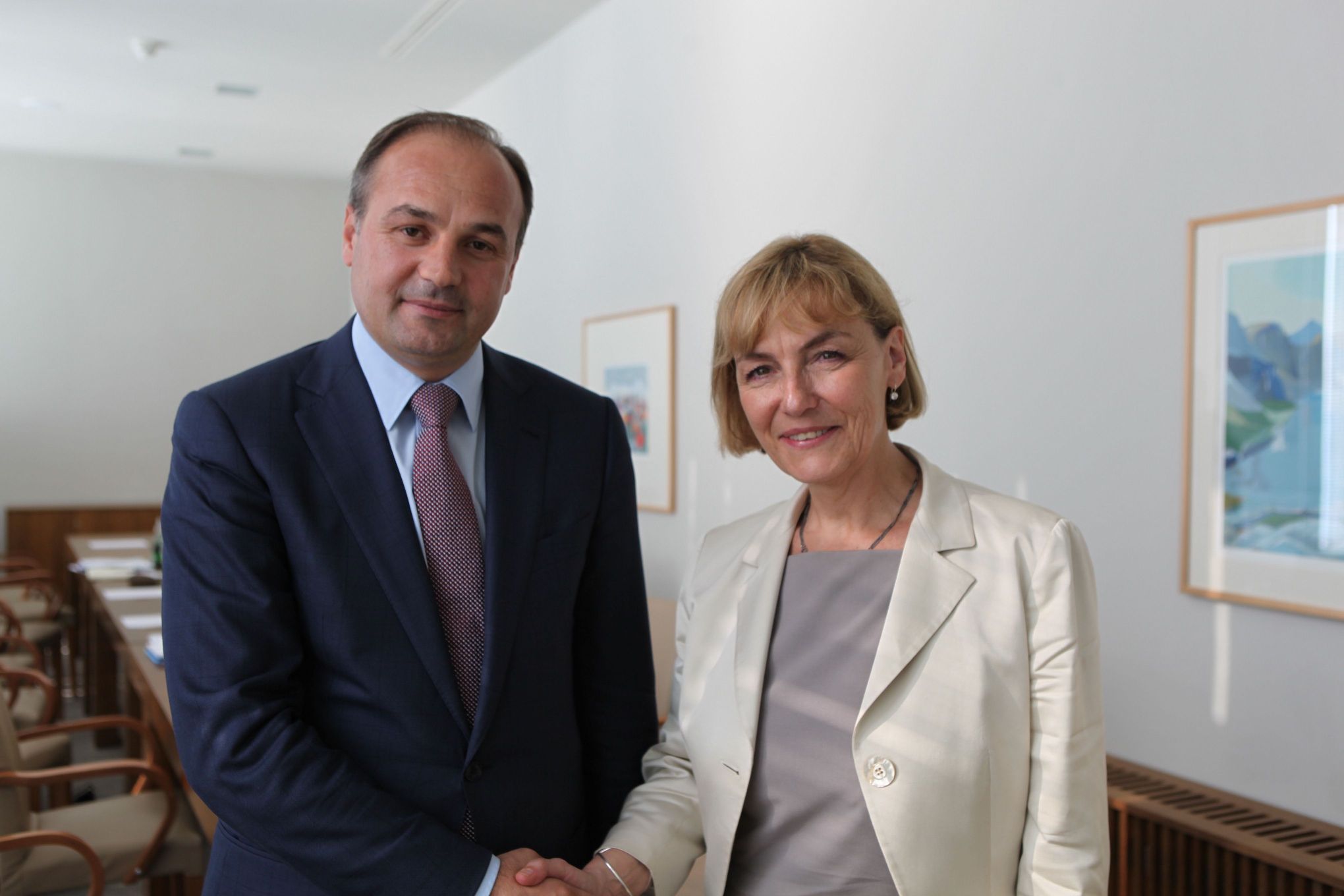 Ministri Hoxhaj u takua me homologen kroate, Pusić