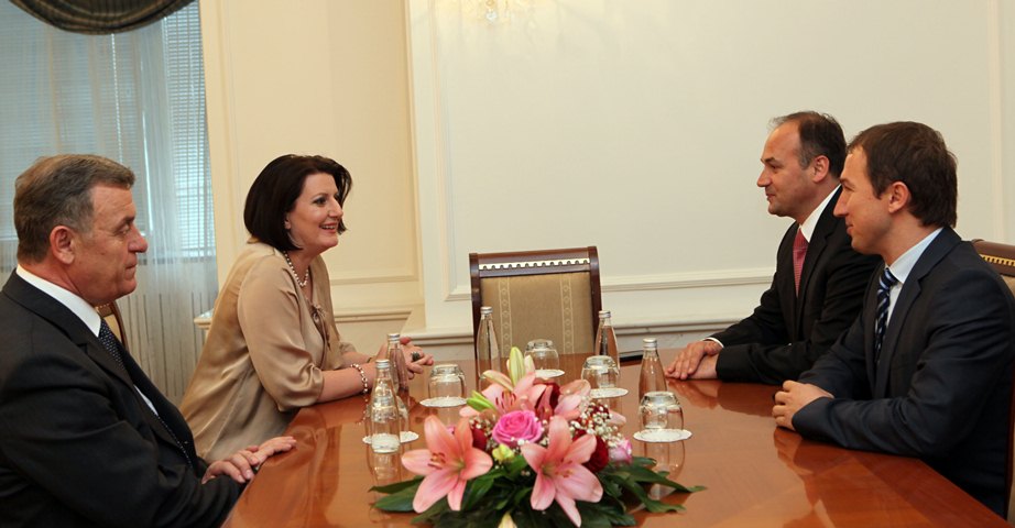 Akan Ismajli, ambasadori i ri i Kosovës në SHBA 