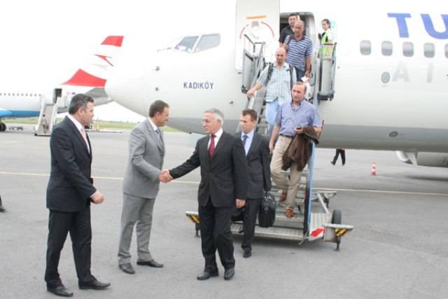 Kryeparlamentari Krasniqi sot udhëton për në Hungari