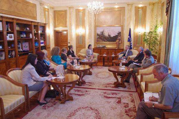 Krasniqi u premtoi mbështetjen e aktiviteteve të grave deputete
