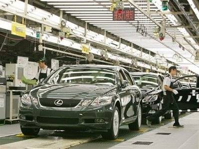 Rënie e prodhimtarisë japoneze dhe shitjes së automjeteve
