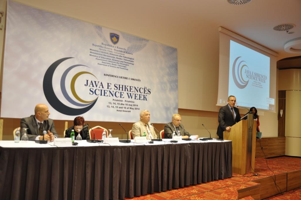 Ministri Buja hapi punimet e konferencës “Java e Shkencës”