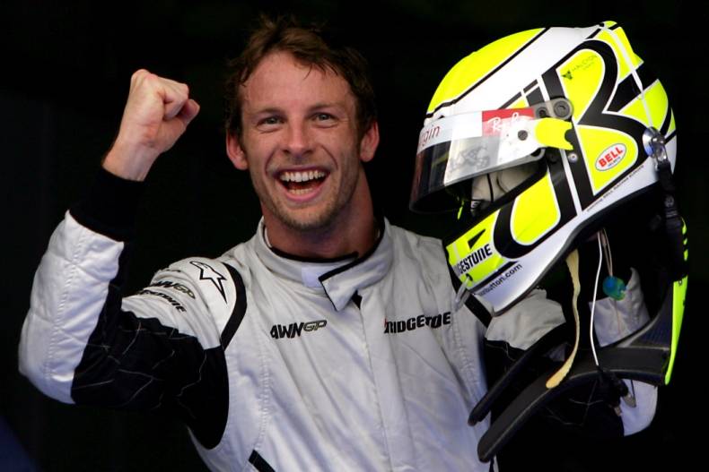 F1, Button triumfon në Kinë