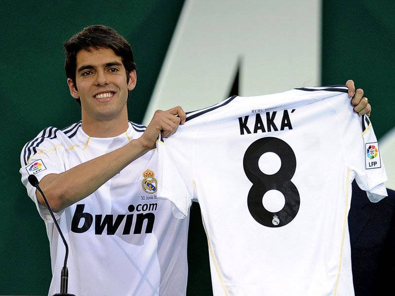 Chelsea, 50 milionë për Kaka