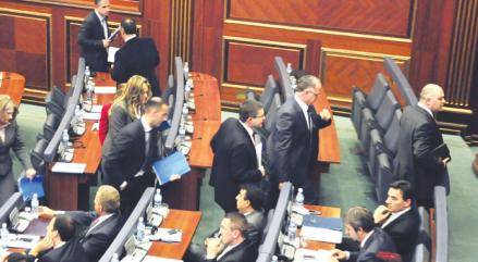 Opozita kundër draft-rezolutës për bisedimet me Serbinë 