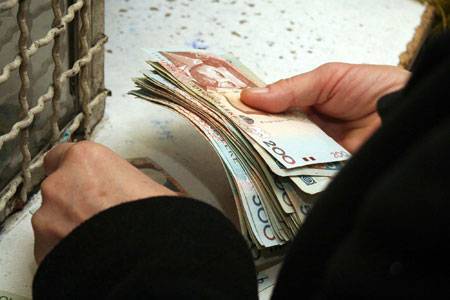 Norma mesatare e interesit të depozitave në Shqipëri arrin rekord të ulët 