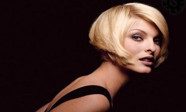 Linda Evangelista shpenzon 46 mijë dollarë në muaj për djalin 