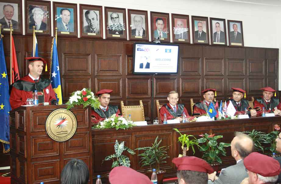 Malcolm nderohet me çmimin “Doctor Honoris Causa”