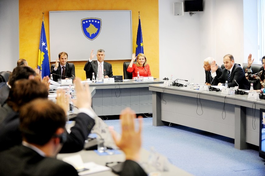 Qeveria miraton projektligjin për rritjen e kuotës së Kosovës në FMN