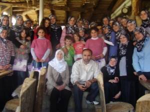 Medresantet shpërndanë dhurata për jetimët nga Prizreni