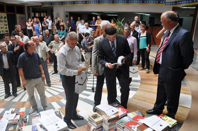 MKRS ndan 100 mijë euro për librin dhe revistat letrare 