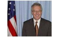 Ambasada e SHBA mbështet shtyrjen pagesave për pagat e ngritura 