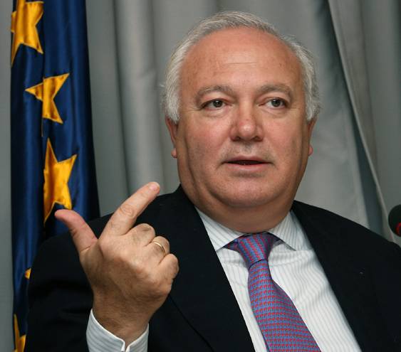 Moratinos: Në samitin tjetër do jenë Kosova dhe Serbia