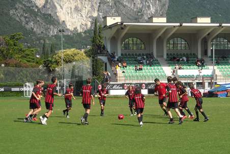 AC Milan arrin në Prizren