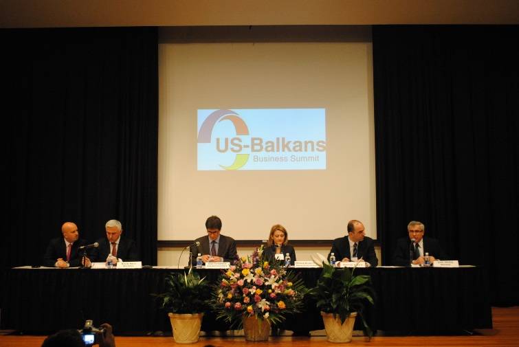 Kusari fton bizneset amerikane të investojnë në Kosovë