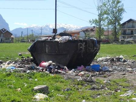 AAK: Qeveria po e bën Kosovën tokë djerrinash