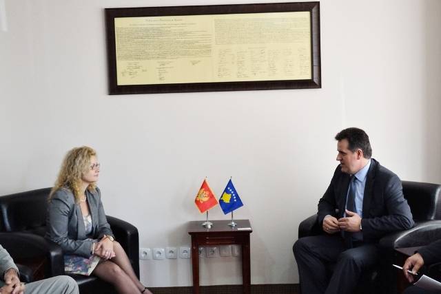 Ministri Mujota priti ndihmës ministren e Malit të Zi, Lubisavleviq