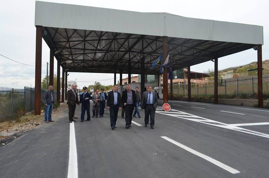 Mujota inspektoi disa projekte rrugore në Kamenicë dhe Ranillugë