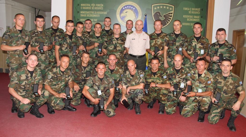Nderohen me medalje 26 oficerë të FSK-së