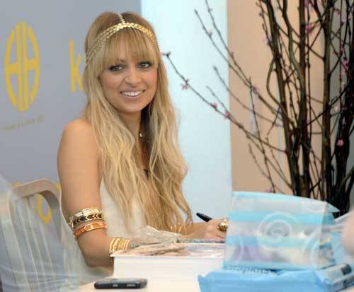 Nicole Richie ka 200 palë syze