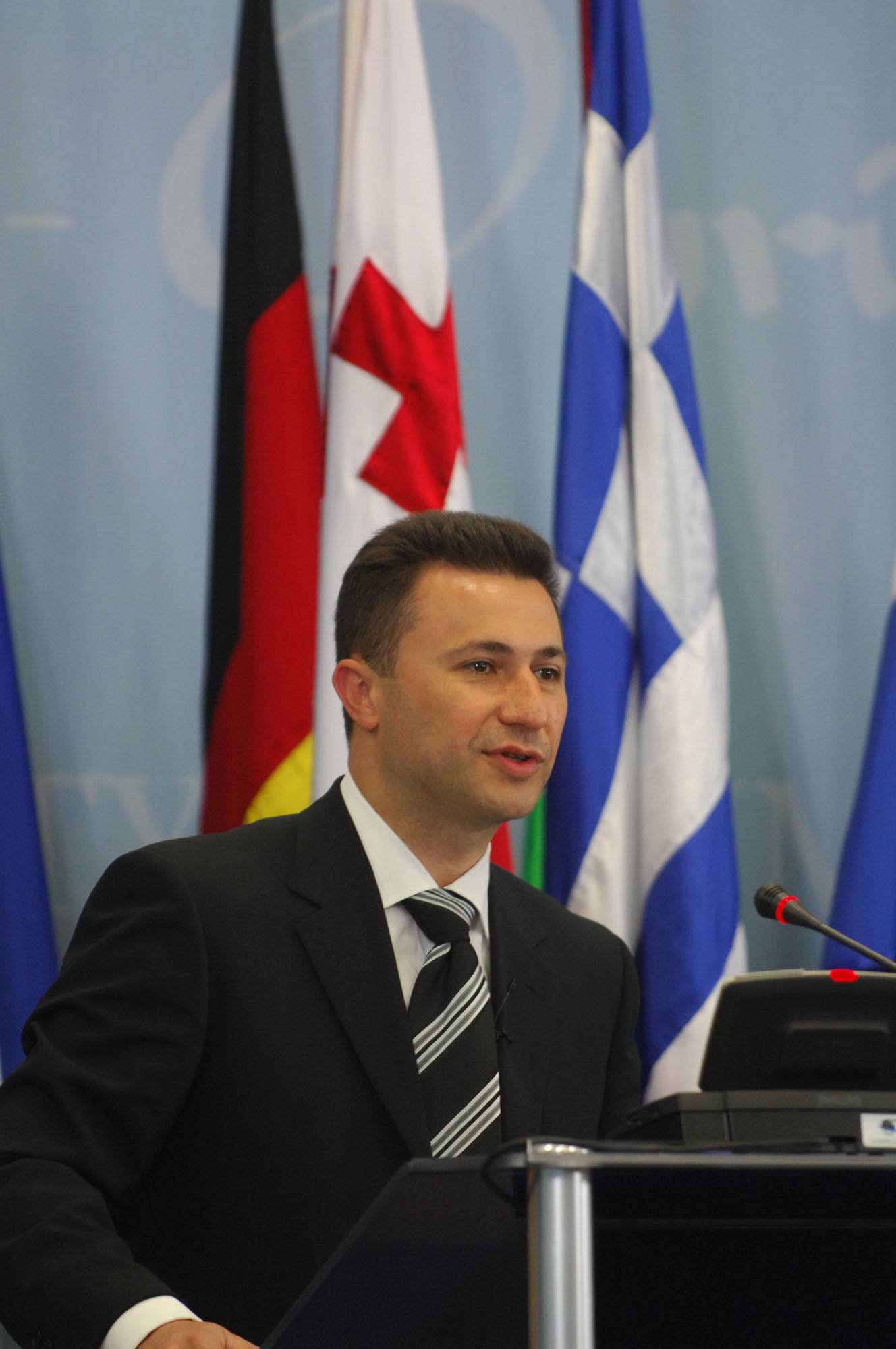 Presidenti Sarkozy dhe Mbreti Gustaf uruan Presidentin Sejdiu
