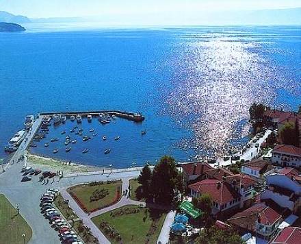 Bie numri i turistëve në Ohër për 30 për qind 