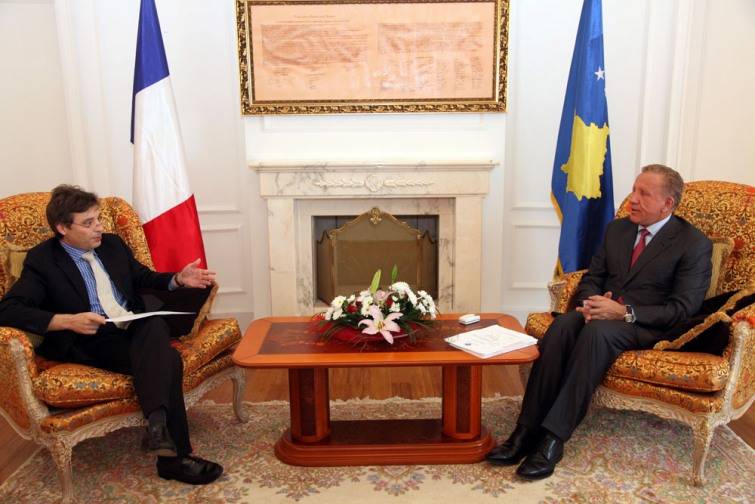 Sarkozy uron Pacollin, siguron për përkrahjen Francës