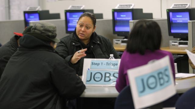 Papunësia në SHBA bie në nivelin më të ulët 