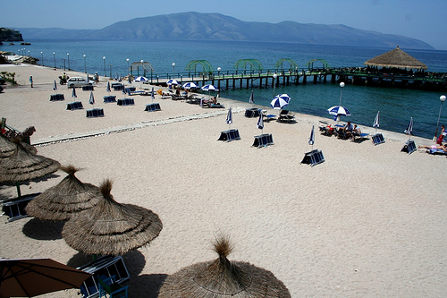 Turistë nga Maqedonia vizitojn bregdetin shqiptar 