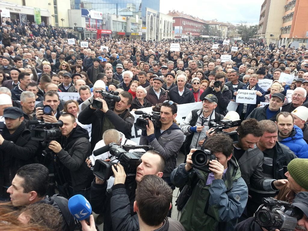 Qytetarët protestuan me moton “Ndaloje hajnin – zhvilloje shtetin!”